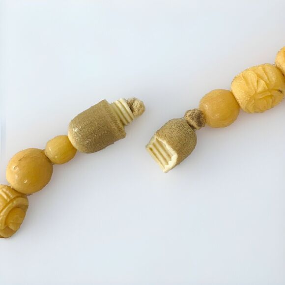 Vintage Carved Cabbage Rose Bead Necklace - Broken Clasp - Picture 5 of 5